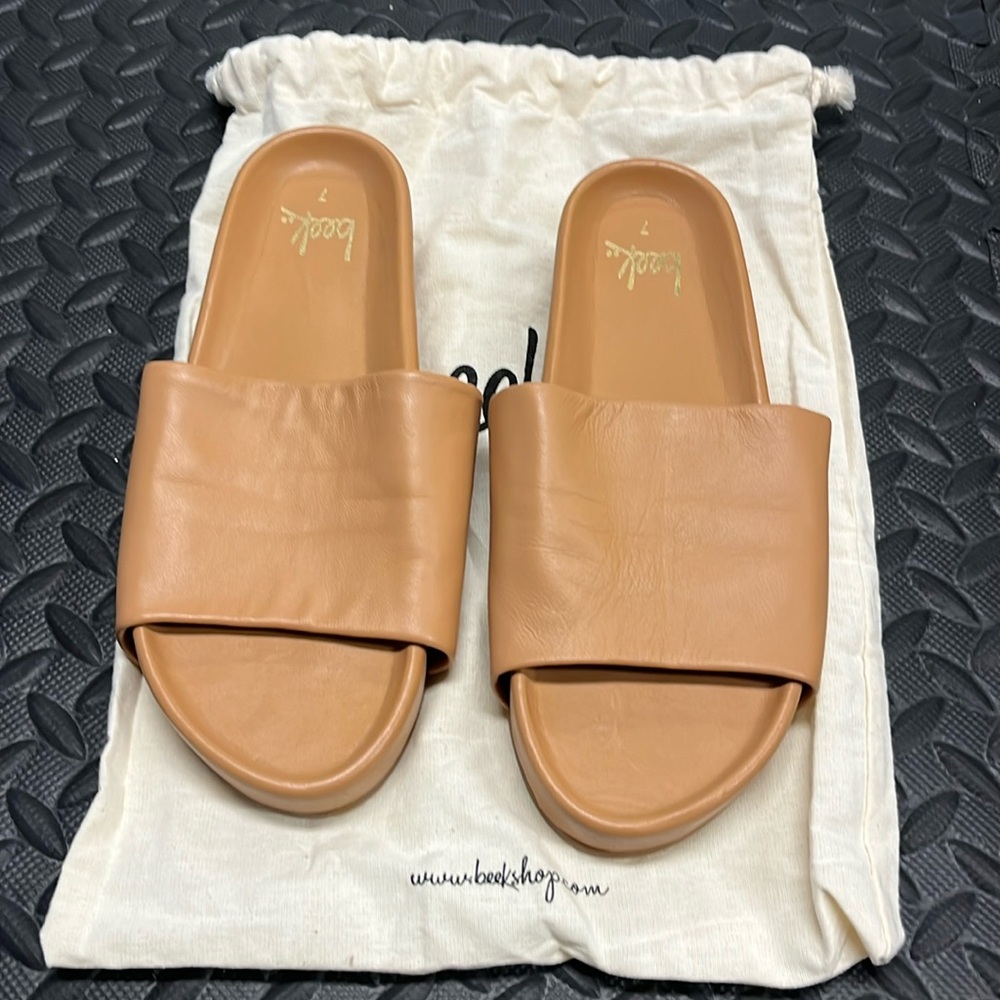 Beek leather sandals